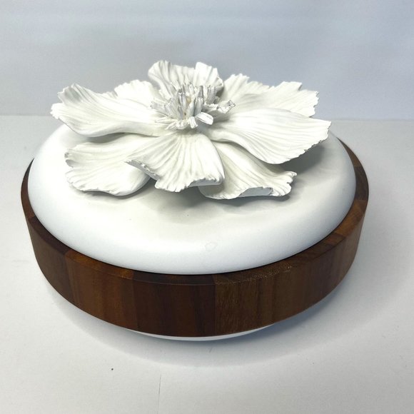 White Porcelain Magnolia Flower 3 D Wood Circular Box Keepsake Trinket Jewelry B - Picture 8 of 14